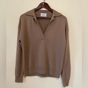 Aritzia Clara Sweater in Size Small/Camel colour